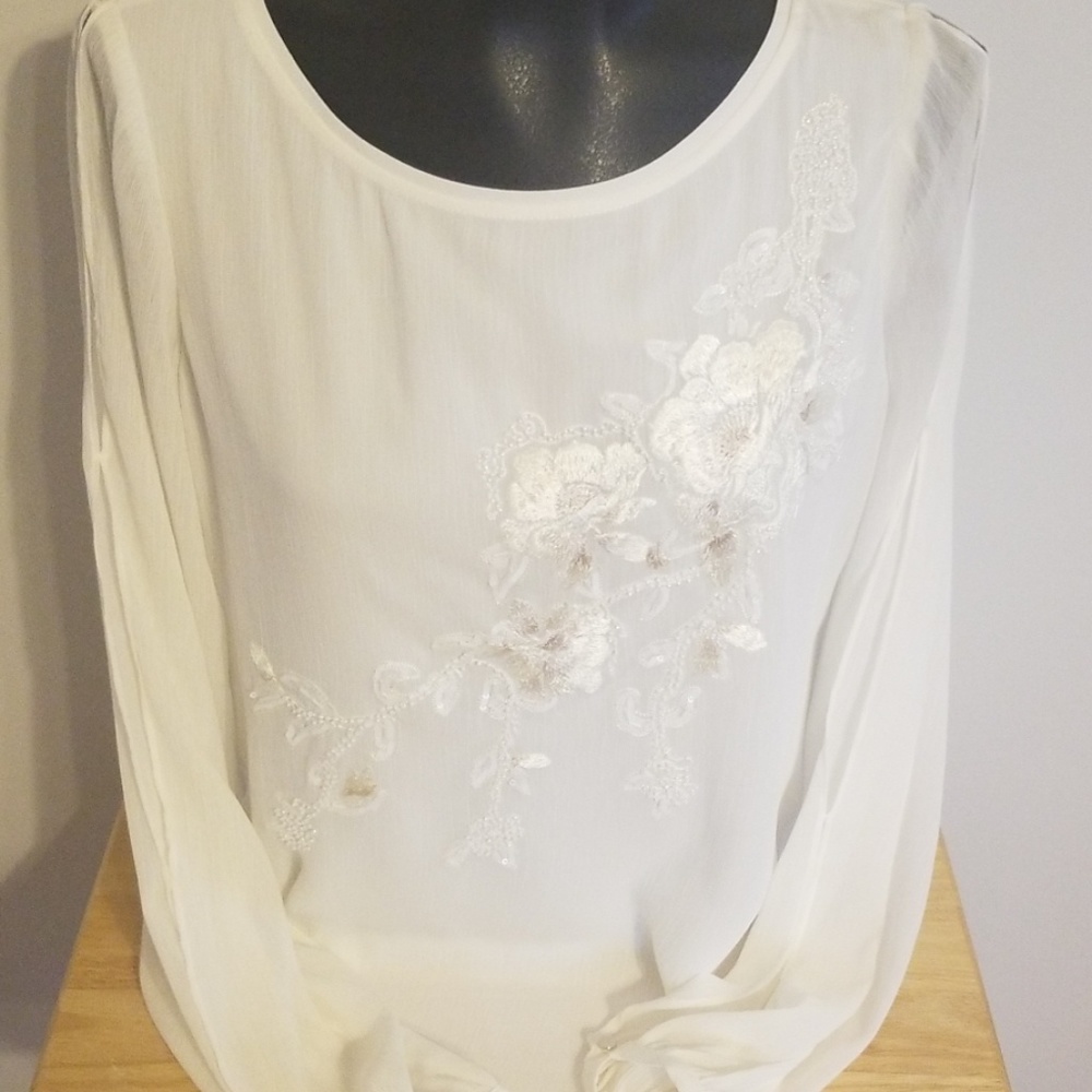 White House black market top